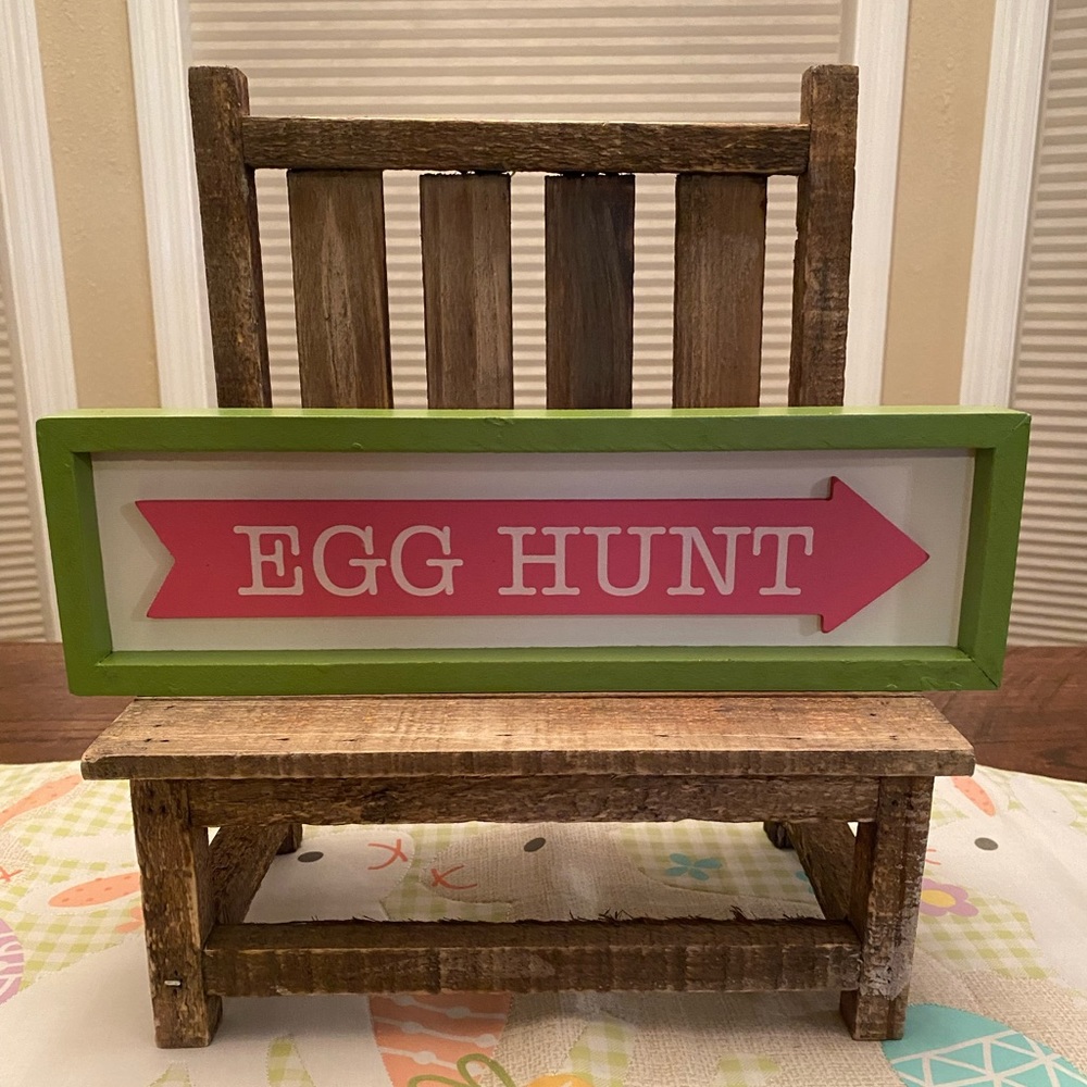 Easter Egg Hunt Sign, Green & Pink Arrow Egg Hunt Decor Sign, Tabletop or Wall